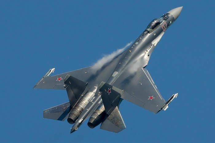 istrebitel-su-35s-28.jpg