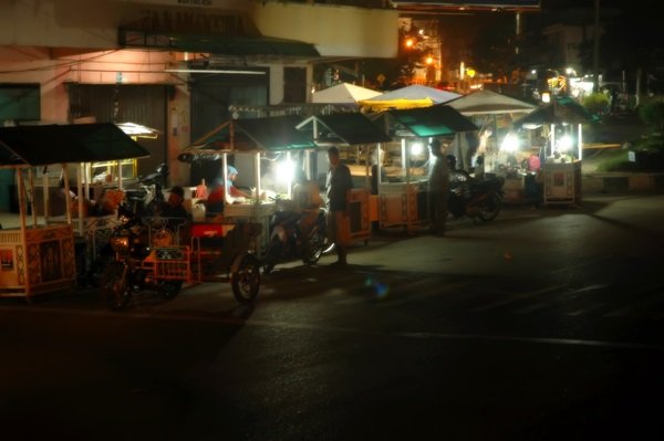 Foodstalls-in-Peunayong-Banda-Aceh.jpg