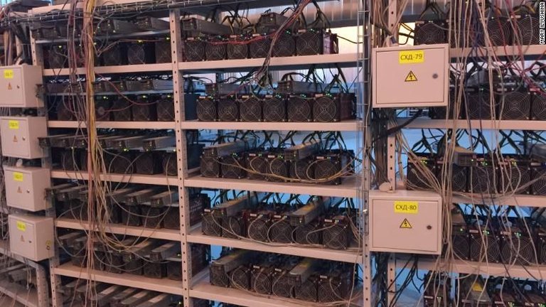 171107110559-bitcoin-mining-780x439.jpg