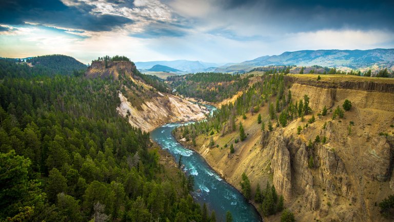 grand_canyon_of_the_yellowstone-3840x2160.jpg