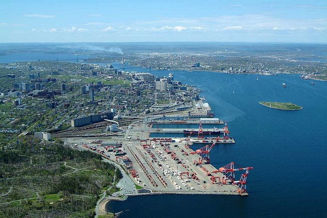 Halifax-Port-Longshoremen-Pen-New-Contract.jpg