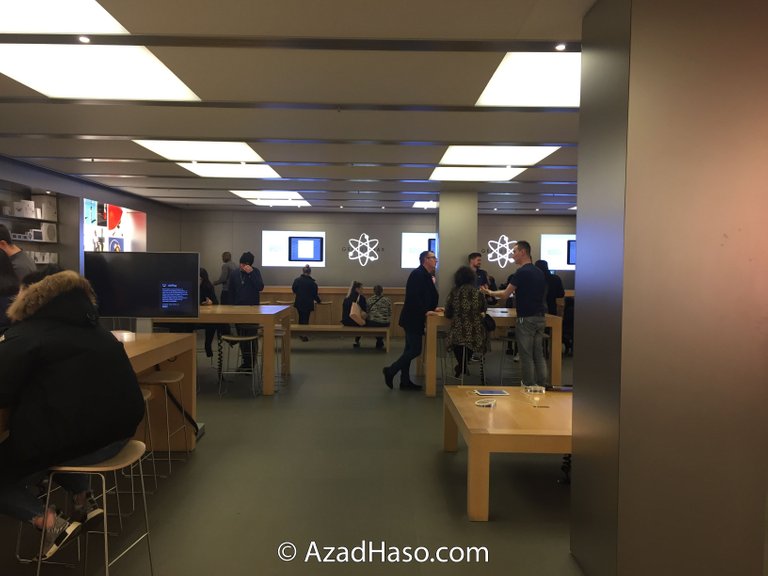 Apple Store Manchester 1.jpg