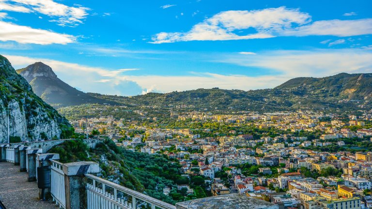 amalfi_italy_mountains_architecture_112942_3840x2160.jpg