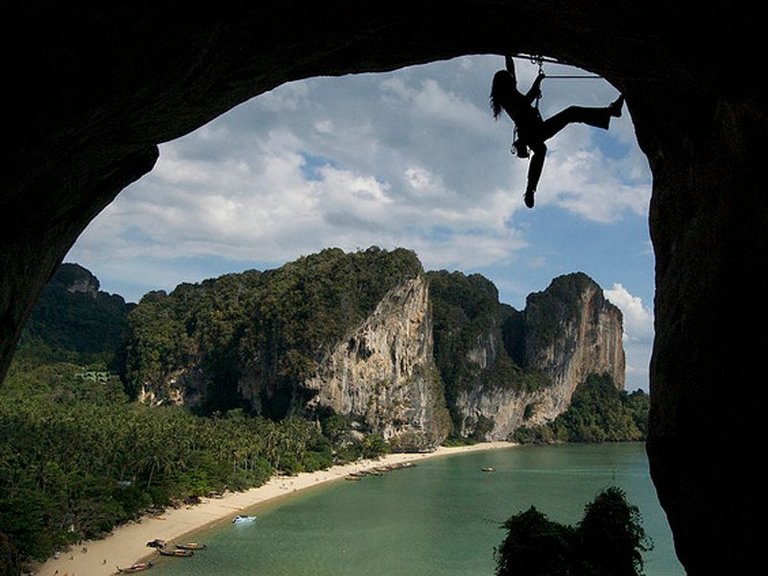 Railay-Beach.jpg