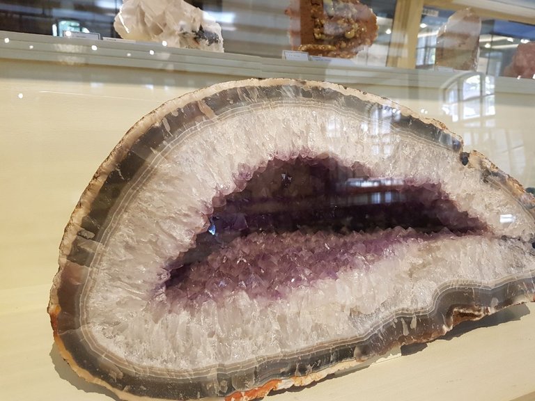 Steemit Museum Mineral 2.jpeg