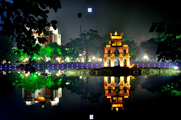 nhung-hinh-anh-gan-lien-voi-thu-do-ha-noi.JPG