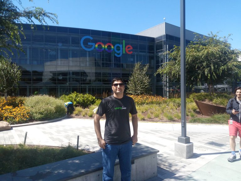 abdul-wali-in-google-office-20161.jpg