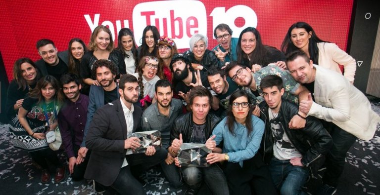 youtubers-840x432.jpg