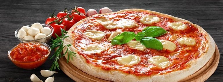 PizzaMargherita_xhm1p.jpg