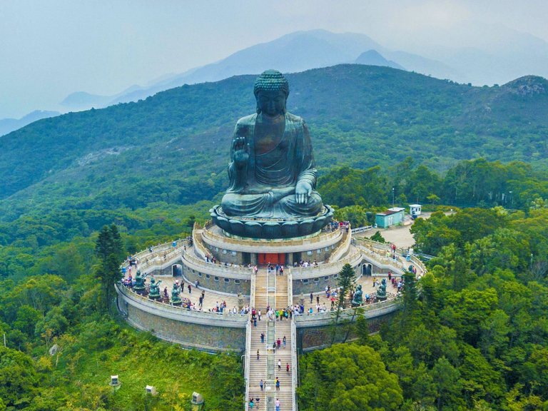 Tian Tan Buddha 2.jpg