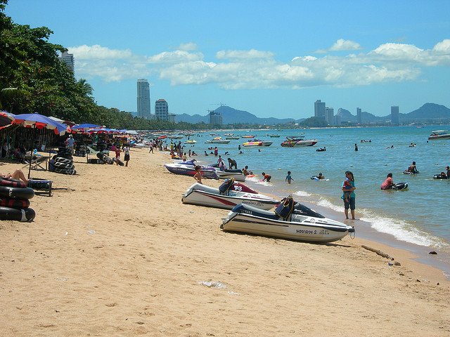 Steemit.Interglobal.Paul.Jomtien.beach.sand.jpg