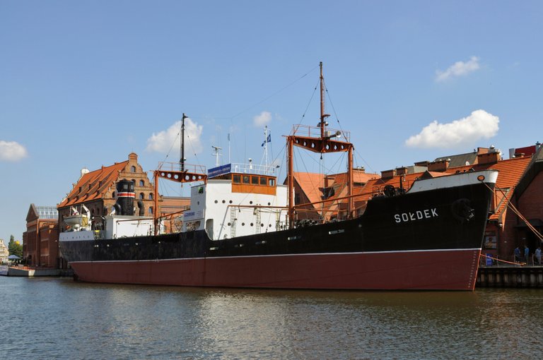 SS_Sołdek_in_Gdańsk.jpg