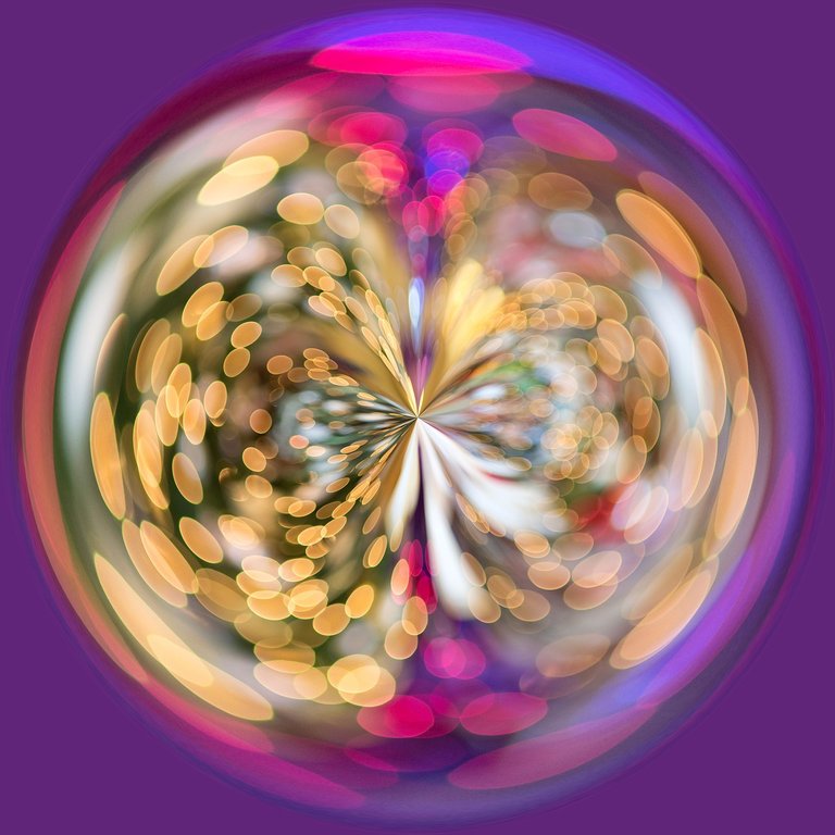 christmas-bulb-1894886_1280.jpg