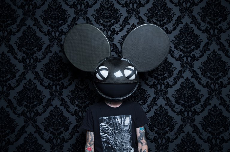 02-Deadmau5-press-photo-credit-Jess-Baumung-2016-billboard-1548.jpg