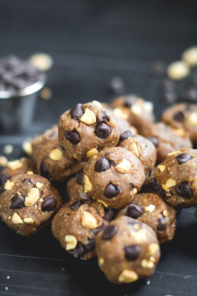 Crunchy Peanut Butter Chocolate Protein Bites (2).jpg