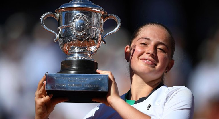 ostapenko gettyimages-694509898.jpg