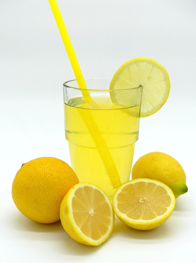 lemonade-2097312_1920.jpg