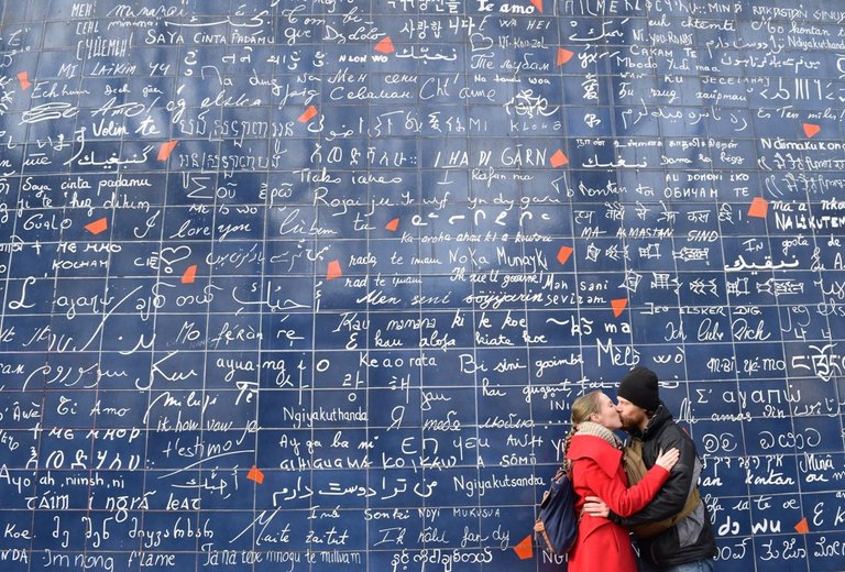 le-mur-de-lamour-wall-of-love-paris.jpg