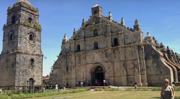 paoay1.jpg