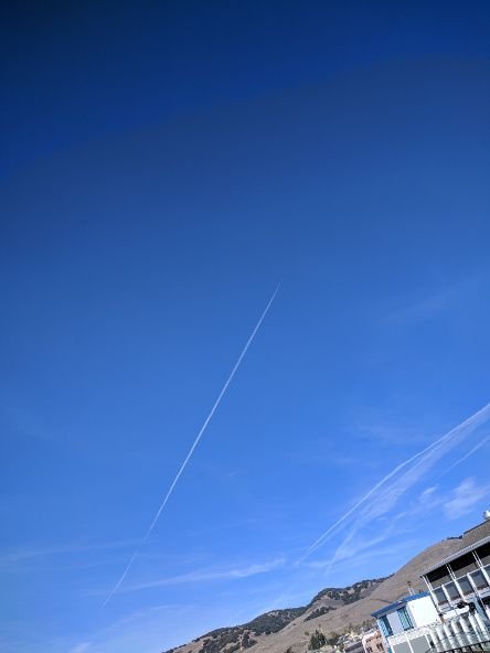 single chemtrail.jpg