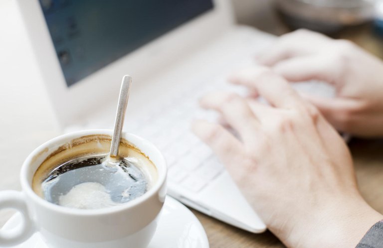 el-cafe-es-un-alimento-de-consumo-masivo-y-diario-pero-cuantas-tazas-al-dia-se-pueden-tomar-para-que-sea-realmente-saludable-istock.jpg