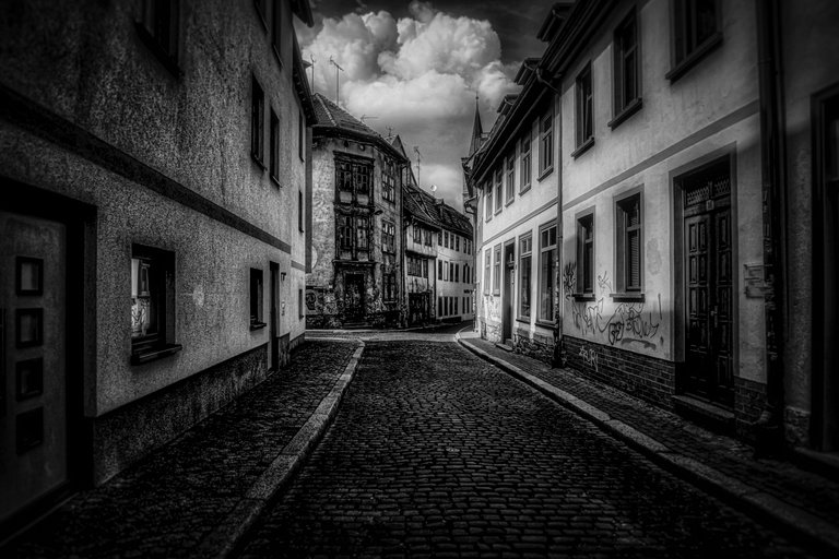 erfurt-black-and-white-hdr-road-163721.jpeg