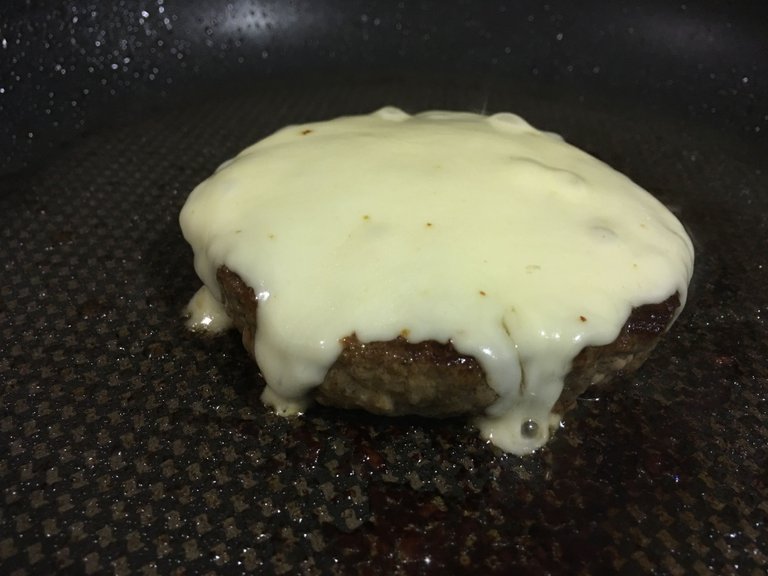 Cheese Burger in Bread by Detlev  (11).JPG