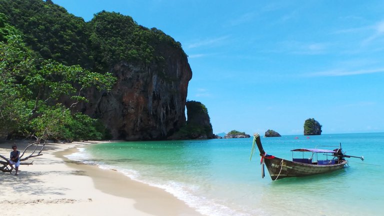 Amazing-View-At-Railay-Beach.jpg