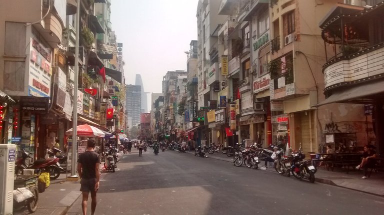 HCMC Street3.jpg