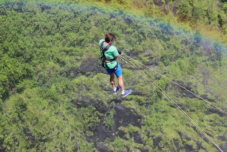 Vic Falls Rope Swing4.5 Rainbow above.JPG