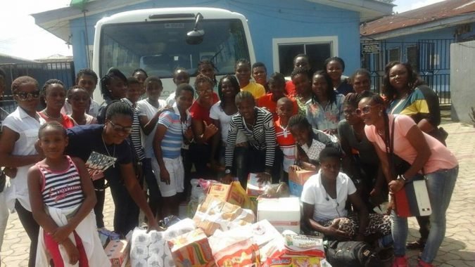 rivers-angels-showers-gifts-on-orphanage-home-in-port-harcourt-football-nigeria-nwpl-e1464798991592.jpg