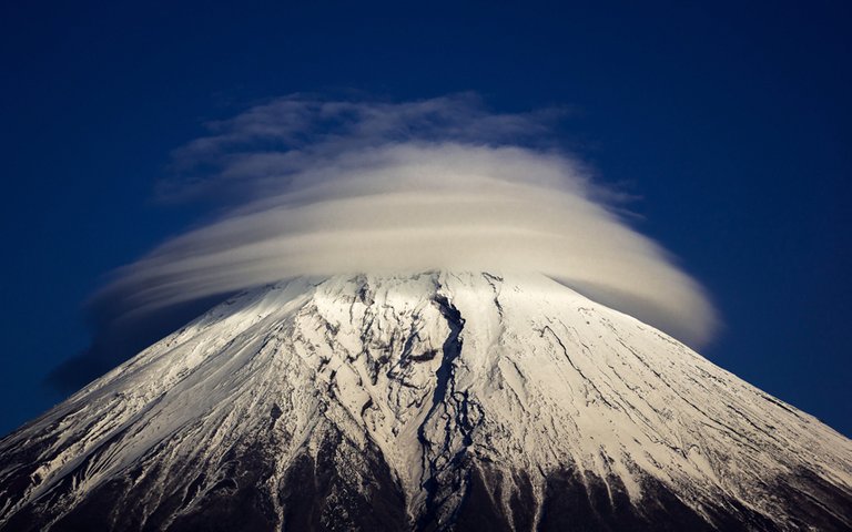 nubes-mtfuji_3165297k.jpg