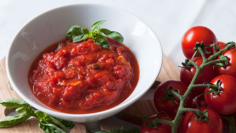 italian-tomato-sauce-1500x844.jpg