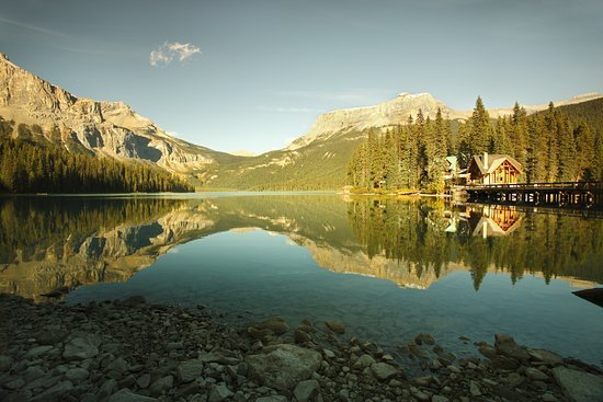 emerald-lake-lodge-summer.jpg