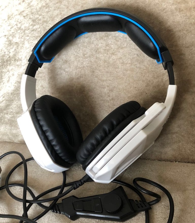 cheapheadset.jpg