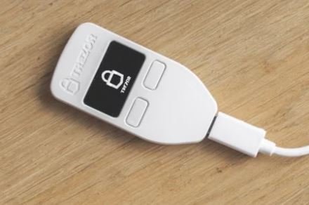 trezor.JPG