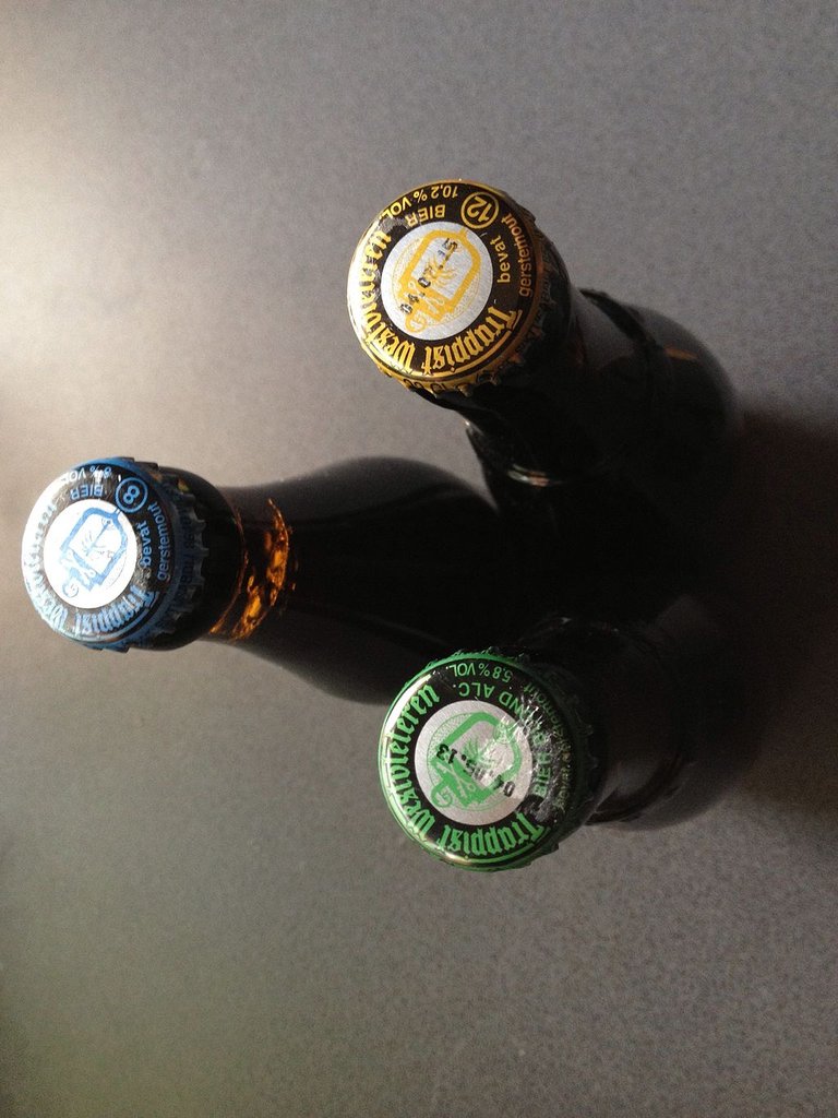 Westvleteren_Blond,_8,_12.jpg