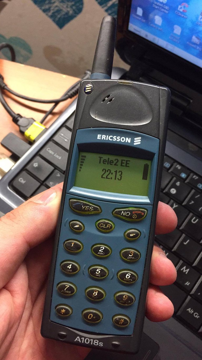 Ericsson A1018s-1.jpg