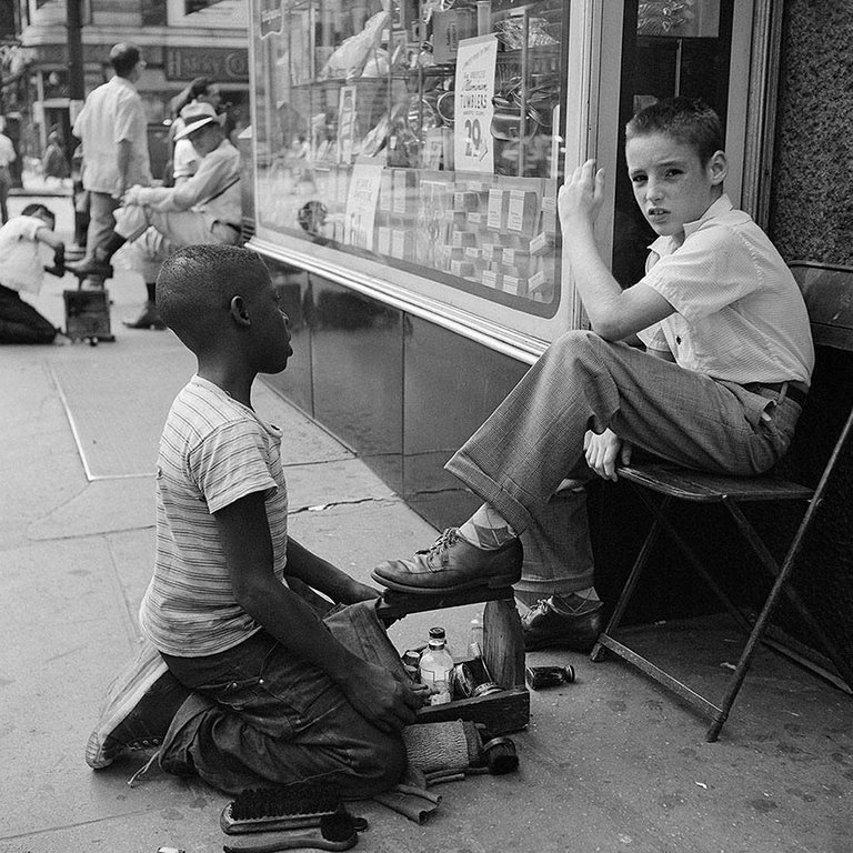 street-photos-new-york-1950s-vivian-mayer-5.jpg