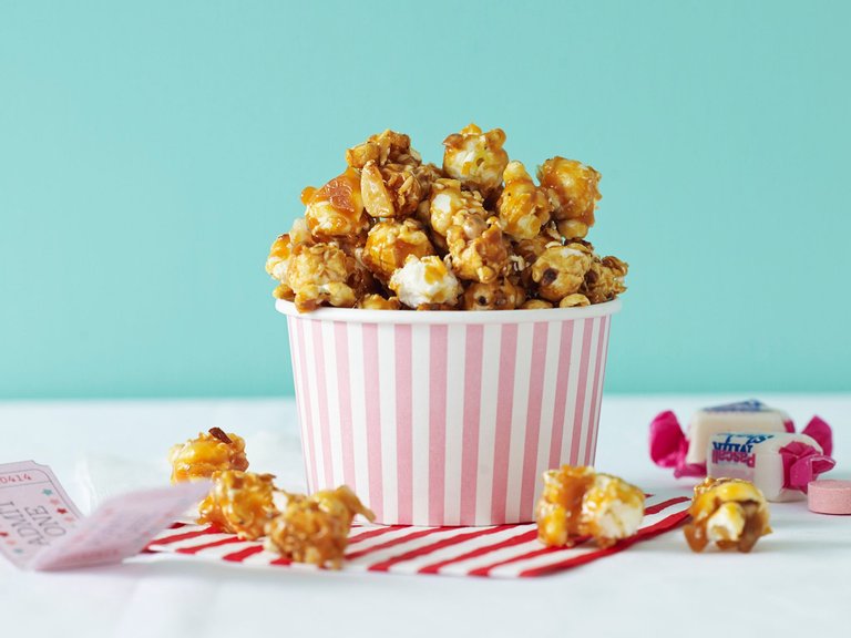 salted-caramel-popcorn.jpg