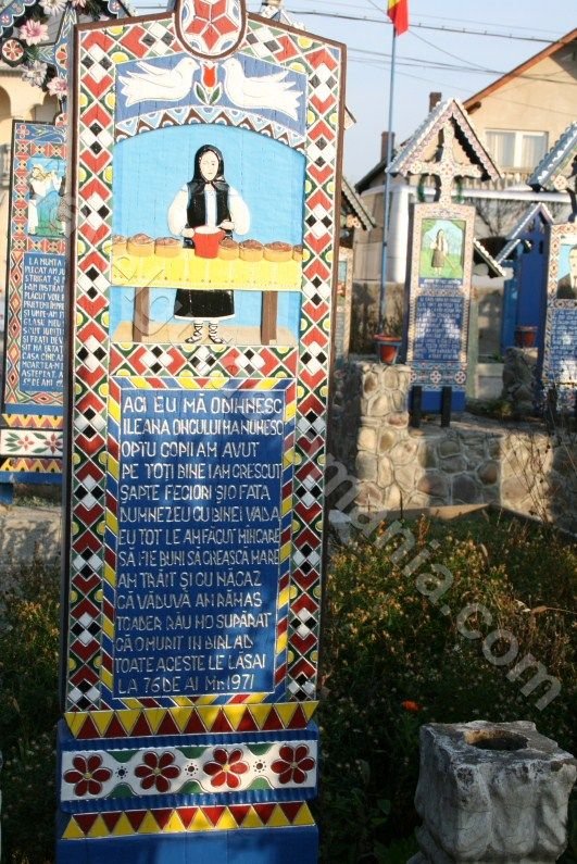 Painted-wooden-cross-at-The-Merry-Cemetery-in-Sapanta.jpg
