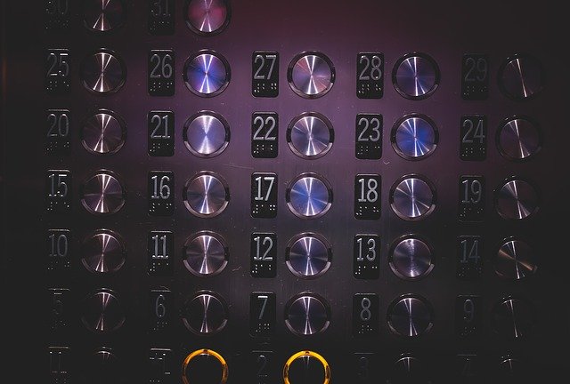 elevator-926058_640.jpg