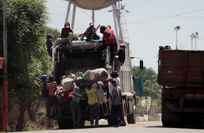 hambre camion.jpg