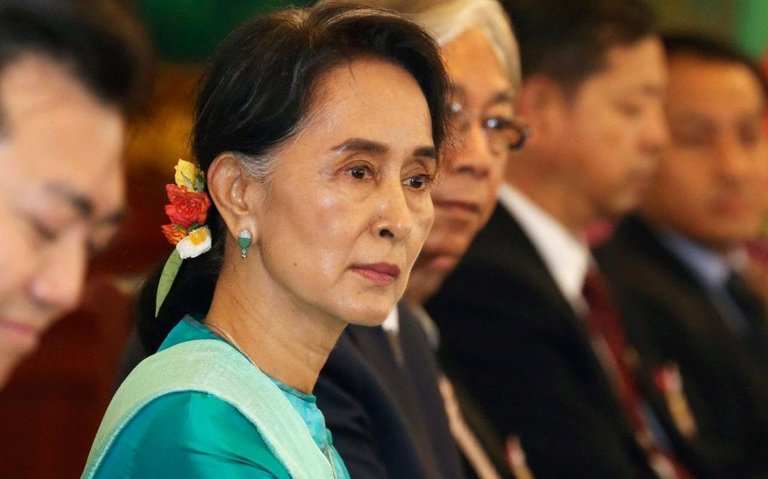 97160745_epa05291572-Visiting-Myanmar-Foreign-Minister-and-State-Counselor-Aung-San-Suu-Kyi-front-an-xlarge_trans_NvBQzQNjv4Bqeo_i_u9APj8RuoebjoAHt0k9u7HhRJvuo-ZLenGRumA.jpg