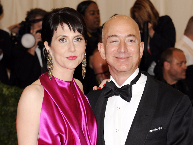 Jeff-and-Mackenzie-Bezos.png