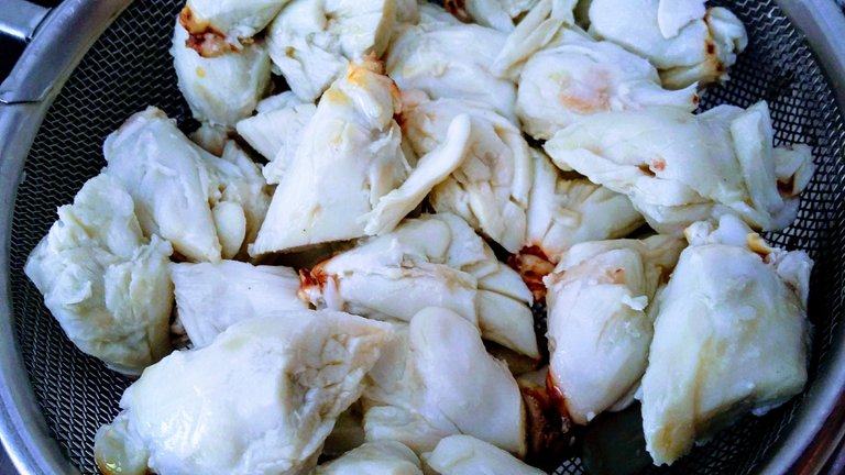 Crab meat in colored bell peppers.jpg 0.jpg