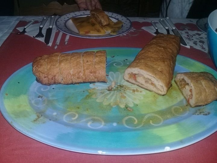 Strudel ya en lamesa.jpg