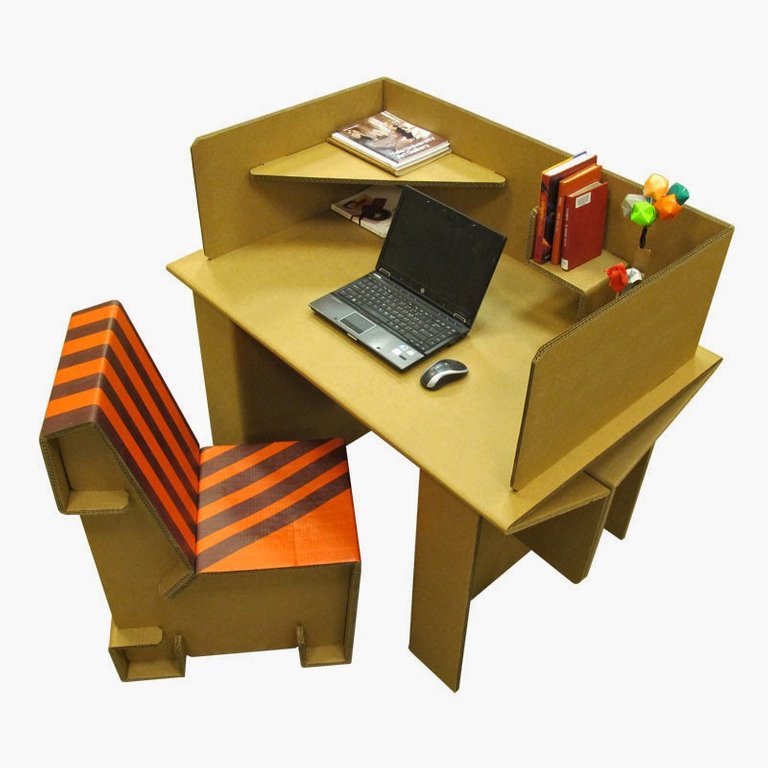 desk+and+chair.jpg