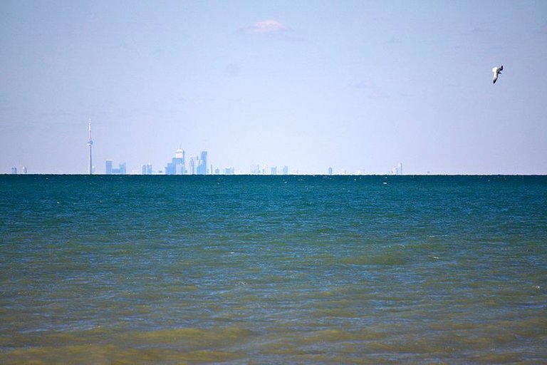 800px-Toronto_seen_from_Niagara_on_the_Lake.jpg