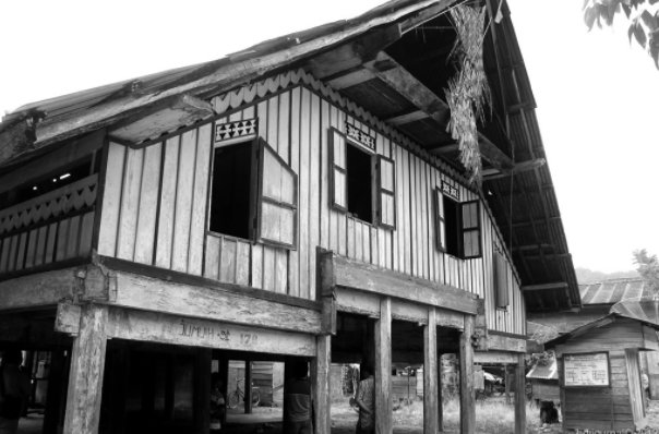 rumah adat khas aceh.PNG